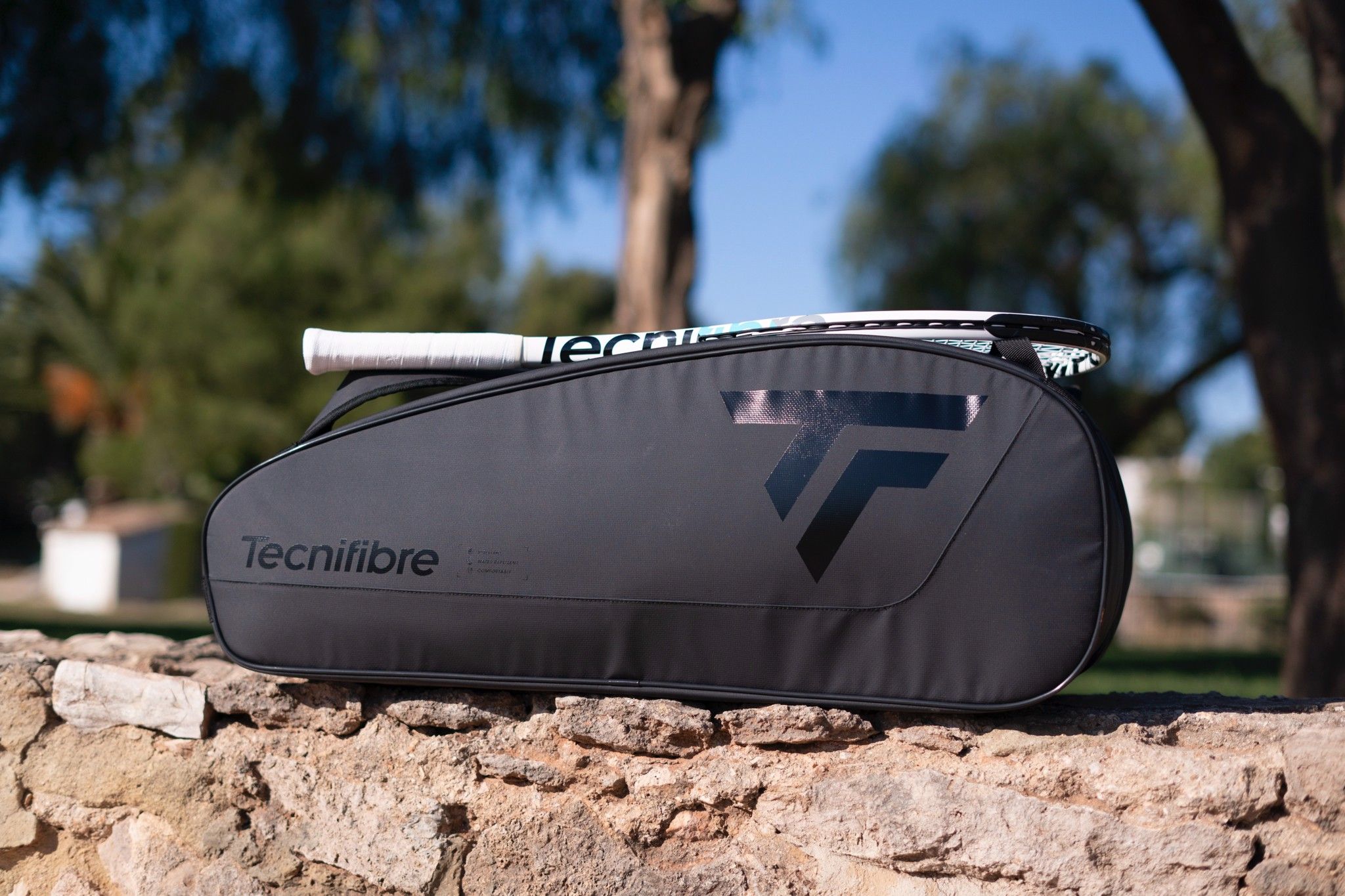 Túi đựng vợt tennis Tour Endurance Ultra Black 12R - Chất liệu bạt chống thấm, 3 ngăn, kích thước 75x28x34,5cm - Bag