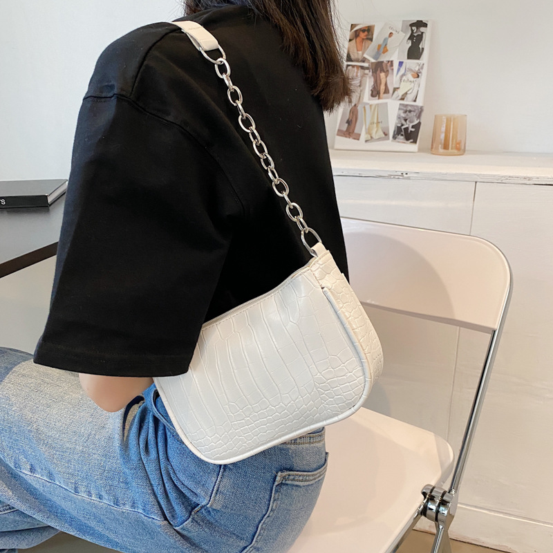 Túi xách đeo dưới cánh tay ,da PU họa tiết trơn , đựng được nhiều đồ cá nhân , phong cách thời trang Hàn Quốc trẻ trung ,hiện đại hợp với mọi hoàn cảnh