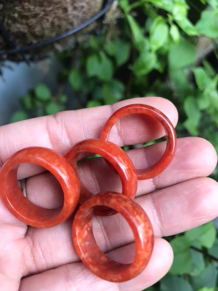NHẪN ĐEO TAY MÀU ĐỎ 18MM CHẤT LIỆU ĐÁ CẨM THẠCH HỢP NAM MỆNH HỎA THỔ