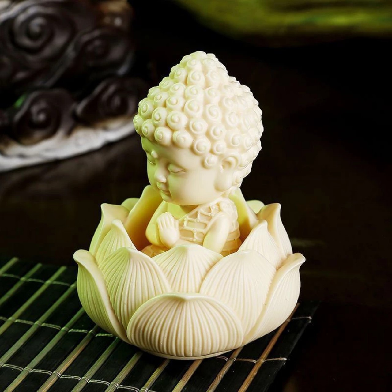 Tượng Phật Ngồi Đài Sen Cầu Bình An Phụ Kiện Ô Tô , Trang Trí Ban Thờ - Tượng Phong Thủy - Hàng CHính Hãng MINIIN