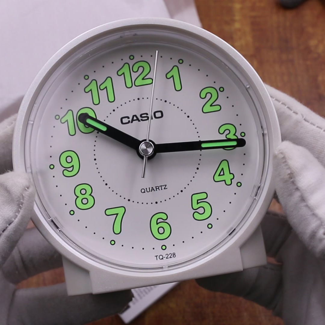 Đồng Hồ Để Bàn Casio TQ-228-7DF Màu Trắng - Có Báo Thức - Kích Thước Vỏ ( 8.6 cm )