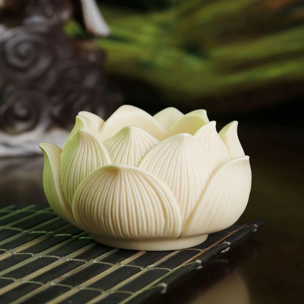 Tượng Phật Ngồi Đài Sen Cầu Bình An Phụ Kiện Ô Tô , Trang Trí Ban Thờ - Tượng Phong Thủy - Hàng CHính Hãng MINIIN