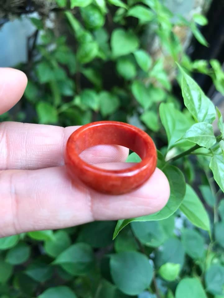 NHẪN ĐEO TAY MÀU ĐỎ 18MM CHẤT LIỆU ĐÁ CẨM THẠCH HỢP NAM MỆNH HỎA THỔ
