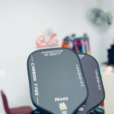 ￼Vợt Pickleball Mars Chuyên Nghiệp USAPA Approved. Raw Carbon T-700 Nhám, Hỗ Trợ Xoáy và Kiểm soát bóng Spor