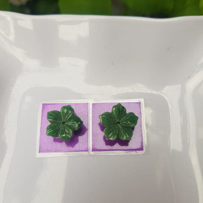 Đôi bông tai Bông Hoa Mai 5 Cánh đều đẹp Đá Ngọc Cẩm Thạch Xanh Ngọc Đều tự nhiên Size 13mm x dầy 3mm Nữ bọc vàng đeo rất đẹp sang ạ