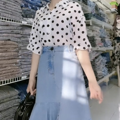 Set sơ mi kèm váy denim đuôi cá bất đối xứng trẻ trung cá tính Myqlothing.