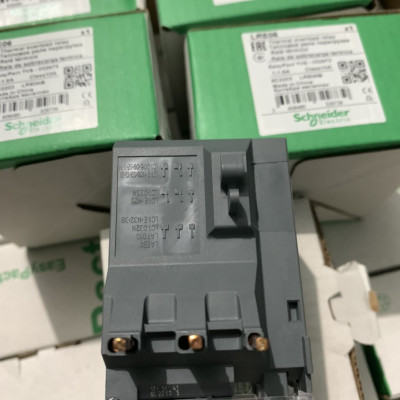 Rơ le nhiệt LRE06 Schneider bảo vệ quá tải dãi 1A đến 1.6A Chính hãng