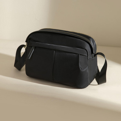 Túi đeo chéo nữ phong cách dễ thương – BEE GEE DCNU1049