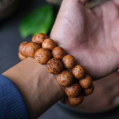 Vòng Gỗ Nu Ngọc Am Để Mộc Dáng Tròn Vân Vip Mùi Thơm Ngọt Ngào - BH692