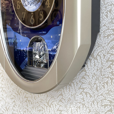 Đồng hồ Rhythm Magic Motion 4MH408WU19 – KT 38.4 x 47.0 x 13.9cm. Dùng PIN.