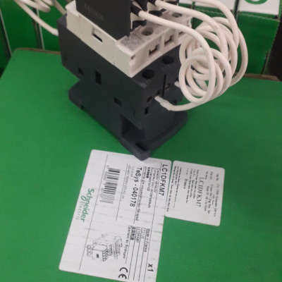 | Hàng chính hãng| Khởi động từ tụ bù LC1DFKM7 12.5kVAR 400V-415V điện áp điều khiển 220V