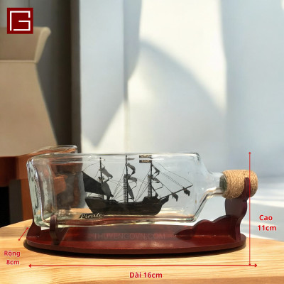 Thuyền chai trang trí, thuyền chai dáng vuông phong thủy, thuyền gỗ trang trí, decor phòng họp, bàn làm việc