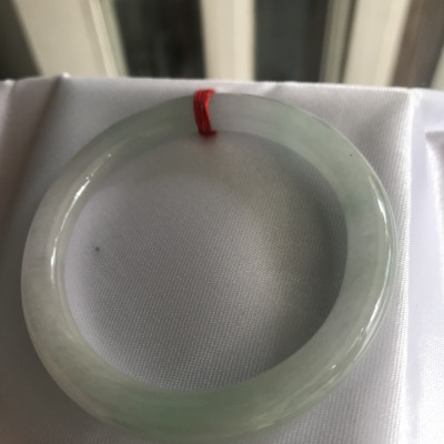 Vòng tay nữ đá Cẩm Thạch tự nhiên mới Tr Lý T Sao 48mm x chột 7mm màu trắng bóng xanh lý nhẹ đều hợp nữ tay nhỏ mệnh Kim Thủy 35kg - 48kg đeo đẹp xinh tay may mắn tốt cho công việc quà tặng nữ ý nghĩa ạ