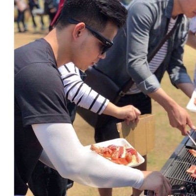 Găng  tay chống nắng unisex  thiết kế  co giãn 4 chiều ,  phù hợp tất cả cỡ tay  , chống tia  UV  và  các tia  tử  ngoại  , dùng đi phượt ,  lao động ngoài trời 