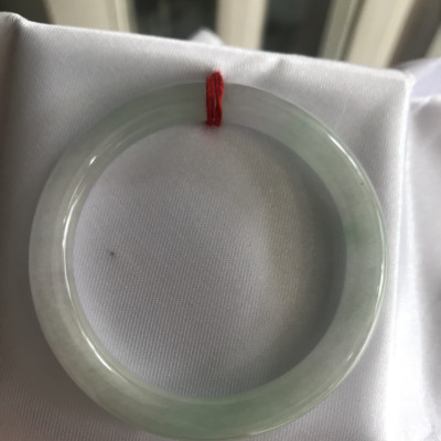 Vòng tay nữ đá Cẩm Thạch tự nhiên mới Tr Lý T Sao 48mm x chột 7mm màu trắng bóng xanh lý nhẹ đều hợp nữ tay nhỏ mệnh Kim Thủy 35kg - 48kg đeo đẹp xinh tay may mắn tốt cho công việc quà tặng nữ ý nghĩa ạ