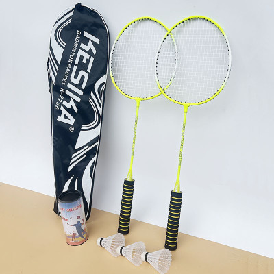 Bộ 2 vợt   đánh cầu lông hợp kim  kèm túi , tặng 3 quả cầu ,khung và cán được làm bằng chất liệu cao cấp siêu bền , tay cầm bằng gỗ lót nệm , giúp cầm nắm chắc chắn ,vận động tốt cho sức khỏe