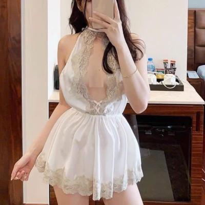 Váy Ngủ Lụa Yếm Phối Ren Xẻ Ngực Sâu Váy Xòe Gợi Cảm