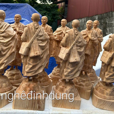 Tượng thầy thích minh tuệ bằng gỗ ngọc am thơm nức kt cao 40x14x13cm 