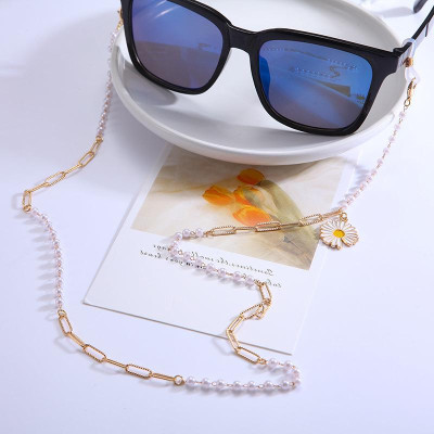 Chain kính mix hoa cúc daisy chuỗi ngọc trai cực ấn tượng nổi bật dây đeo airpod sành điệu tiện dụng