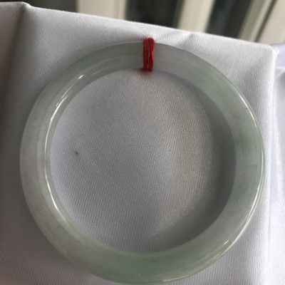 Vòng tay nữ đá Cẩm Thạch tự nhiên mới Tr Lý T Sao 48mm x chột 7mm màu trắng bóng xanh lý nhẹ đều hợp nữ tay nhỏ mệnh Kim Thủy 35kg - 48kg đeo đẹp xinh tay may mắn tốt cho công việc quà tặng nữ ý nghĩa ạ