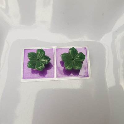 Đôi bông tai Bông Hoa Mai 5 Cánh đều đẹp Đá Ngọc Cẩm Thạch Xanh Ngọc Đều tự nhiên Size 13mm x dầy 3mm Nữ bọc vàng đeo rất đẹp sang ạ