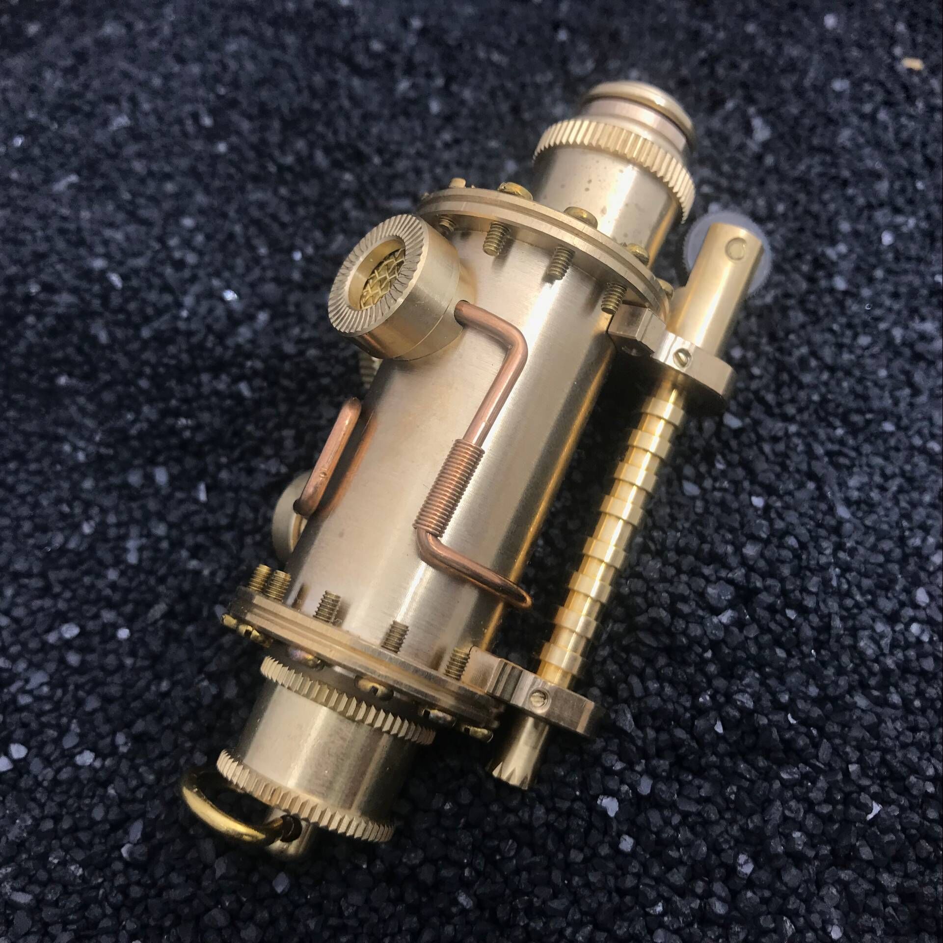 Vỏ Hột Quẹt Bật Lửa Xăng Đá Đồng Khối TC07 Thiết Kế Độc Lạ Màu Vàng - Dùng Xăng Bấc Đá Cao Cấp