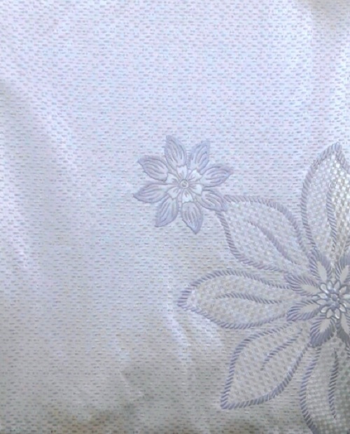 Khăn Trải Bàn PAULEE - PWL 241 hoa văn nổi, ánh kim bạc, nền kem bạc, không thấm nước - 147cm x 230cm.