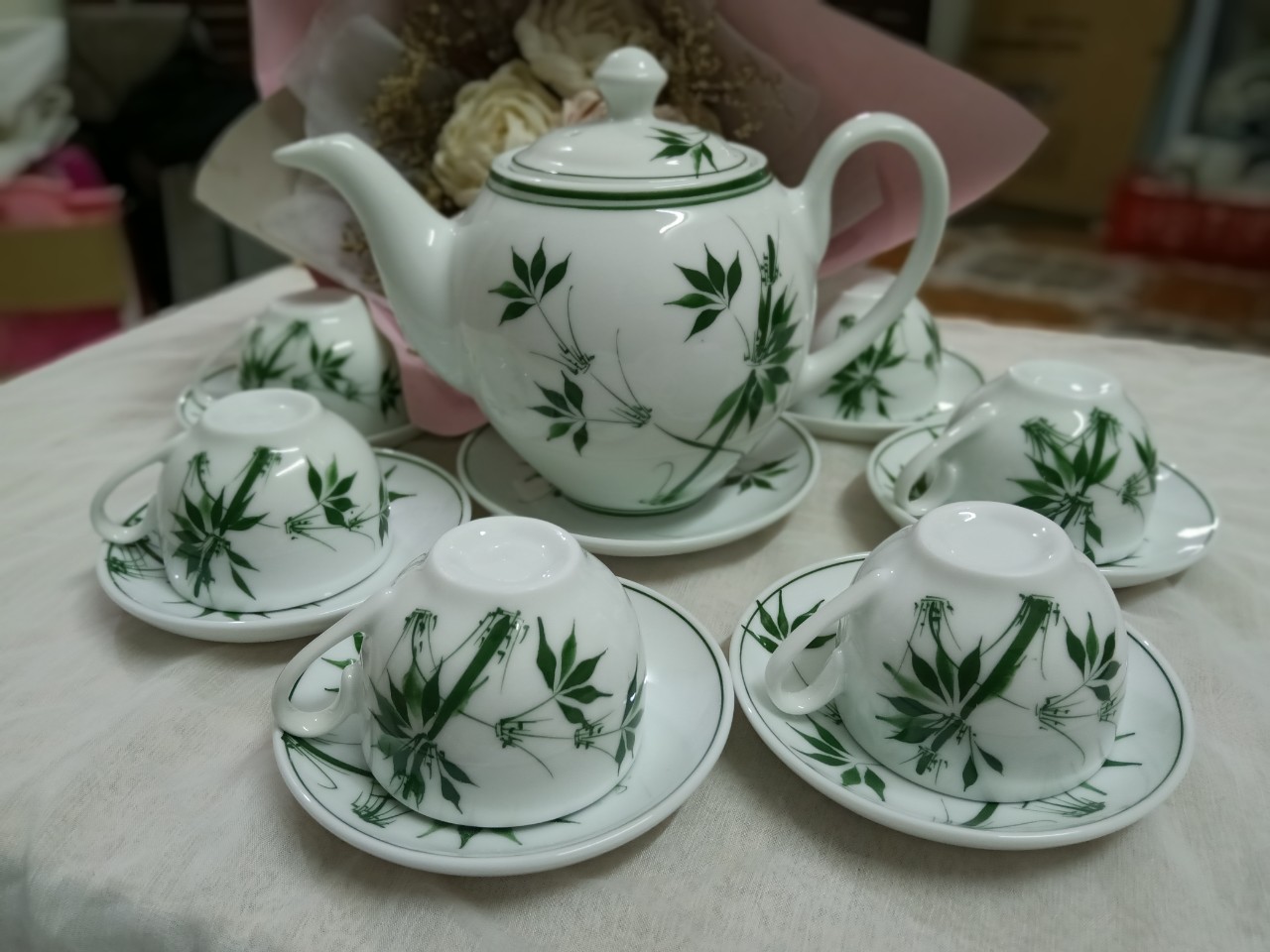 Bộ ấm chén vẽ trúc gốm sứ Bát Tràng