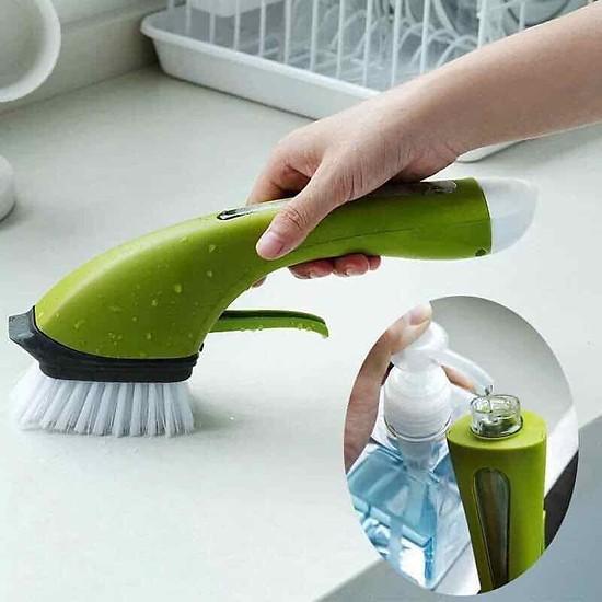 Chổi cọ rửa đa năng kèm bình xịt nước tiện lợi - màu ngẫu nhiên