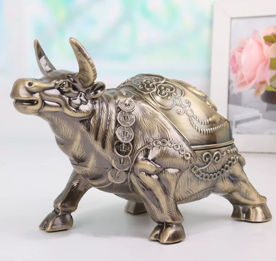 Gạt tàn hình trâu hợp kim đồng mới 4 màu tài lộc( tặng sét 4 cọ vệ sinh vòi ấm nội địa nhật )