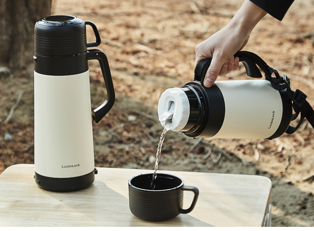 Bình giữ nhiệt Lock&Lock Easy Outdoor Vacuum Bottle màu xanh navy LHC1485NVY 1,8L - Hàng chính hãng có quai xách, nắp dùng làm cốc nước - JoyMall