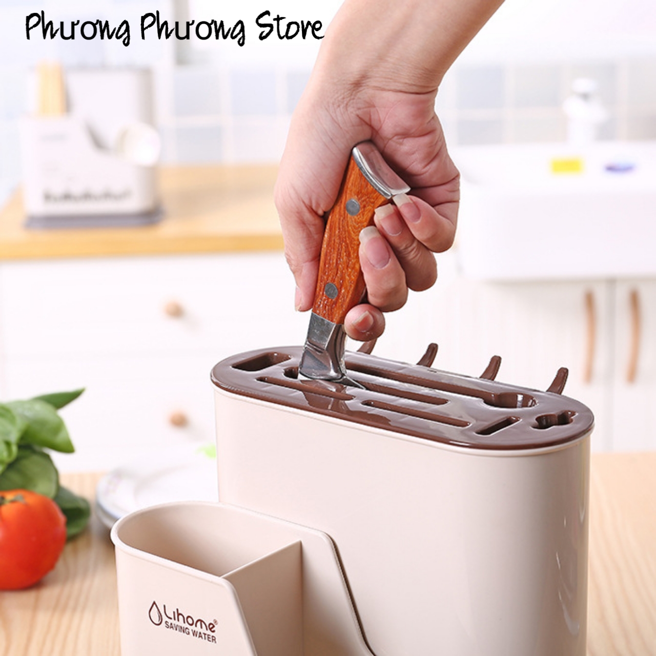 Ống Đựng Đũa Thìa Có Móc Treo Kèm Khay Cắm Dao Kéo Nhựa VN ( giao màu ngẫu nhiên )