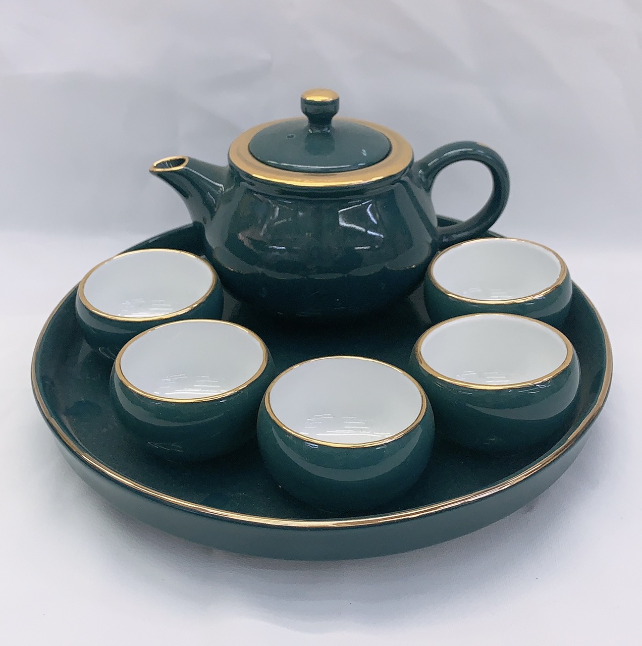 BỘ ẤM CHÉN PHA TRÀ TRUYỀN THỐNG KÈM KHAY SỨ TRÒN MEN BÓNG - ANTH685