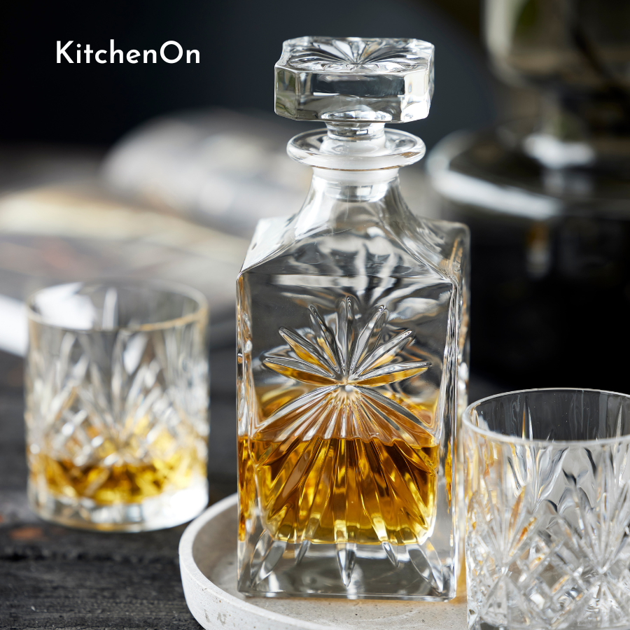 Bộ bình và 4 ly uống whisky