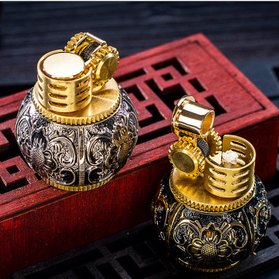 Vỏ Hột Quẹt Bật Lửa Zorro Z583 Mini Thiết Kế Độc Lạ Với Hoa Văn Cổ Nổi Nhiều Màu - Dùng Xăng Bấc Đá Cao Cấp