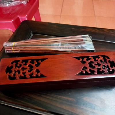Combo Đũa ăn bằng gỗ trắc đỏ + hộp đũa bằng gỗ hương  