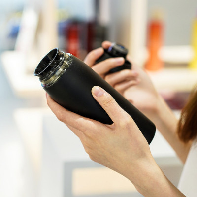 Bình giữ nhiệt LocknLock Feather Light Ring màu ngà LHC4244IVY 460ml - Hàng chính hãng, có khay lưới lọc trà - JoyMall