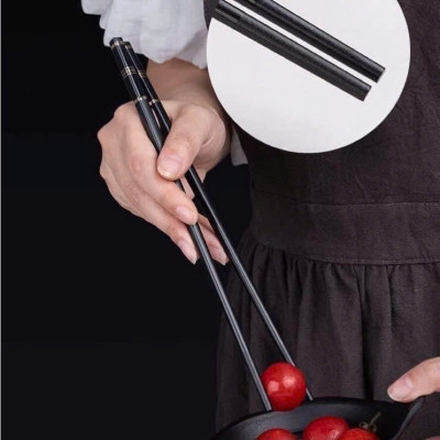 Combo 30 Đôi Đũa 3 Sọc Mạ Vàng Hình Cô Gái Nhật Bản Kháng Khuẩn Chịu Nhiệt - Hàng chính hãng