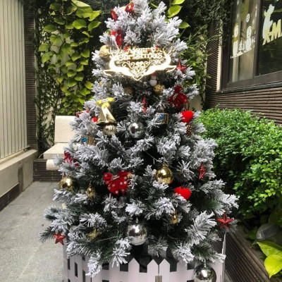 Cây thông noel 3 loại lá phủ tuyết cao 210cm - Tán dày và đẹp, cây thông chắc chắn và dể tháo lắp