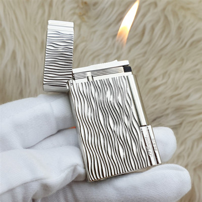 Vỏ Hột Quẹt Bật Lửa Upon Gas Đá Supper D149B Họa Tiết Hoa Văn Vân Sóng Dọc Màu Bạc - Dùng Gas Đá Cao Cấp