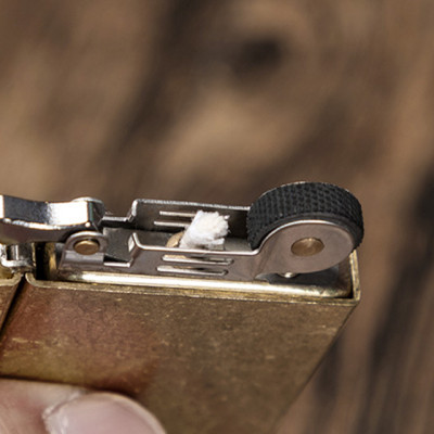 Vỏ Hột Quẹt Bật Lửa Xăng Đá Siêu Mỏng Zorro Z610 Nhiều Màu - Dùng Xăng Bấc Đá Cao Cấp