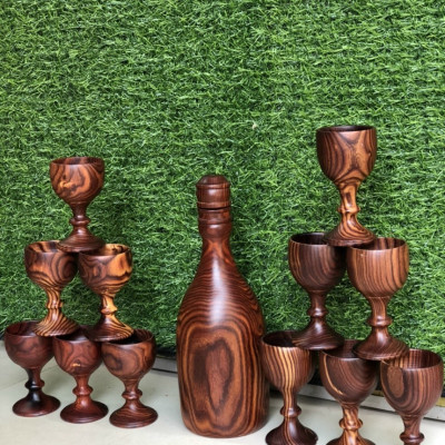 Bộ ly trai rượu bằng gỗ trắc đẹp long lanh ,