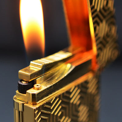 Vỏ Hột Quẹt Bật Lửa Upon D101V Họa Tiết Hoa Văn Vàng Sang Trọng - Dùng Gas Đá Cao Cấp