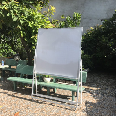 Bảng Flipchart Cố Định Viết Bút Lông Có Ô Ly Bavico - Trắng (1.2 x 1.2m)