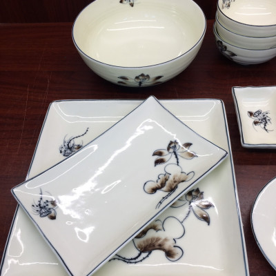 Bộ 12 Sản Phẩm Vẽ Hoa Súng Cao Cấp Bát Tràng