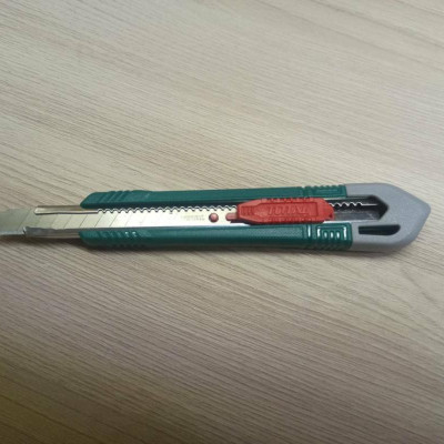 DAO RỌC GIẤY 9X80MM TOTAL THT5110915 - HÀNG CHÍNH HÃNG