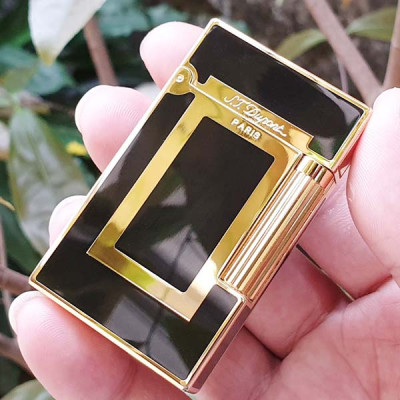 Vỏ Hột Quẹt Bật Lửa Dupont D151V Họa Tiết Sơn Mài Đen Ô Vuông Vàng Đẹp Độc Lạ - Dùng Gas Đá Cao Cấp