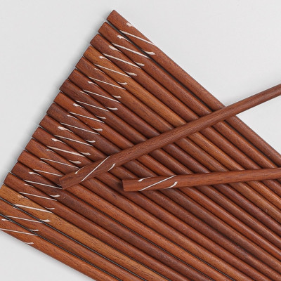 Hộp 10 đôi đũa cẩm lai ghép PHUSANG được làm từ gỗ tự nhiên không phủ PU dùng trong nhà hàng, khách sạn và bàn ăn