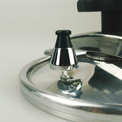 Nồi Áp Suất Đáy Từ Dùng Mọi Bếp NK Media MD-GPC225 (5 lít) - Màu Ngẫu Nhiên - Hàng Chính Hãng