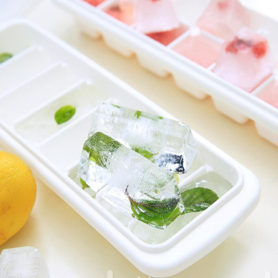 Khay đá Inomata có nắp đậy kín an toàn tránh bụi bẩn và vi khuẩn xâm nhập, đảm bảo vệ sinh khi sử dụng -nội địa Nhật Bản 